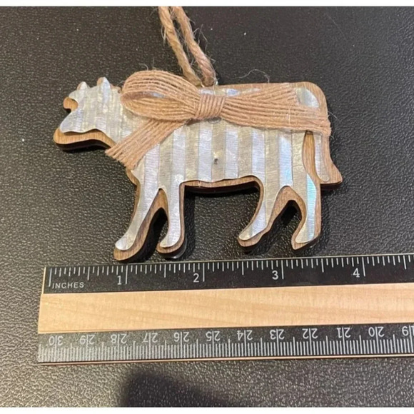 Rustic Farm Animal Ornaments Set Of 3 Metal Wood Pig Cow Rooster Christmas NEW - Picture 9 of 10